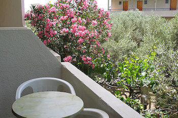 Voula Apartments Aegina 外观 照片